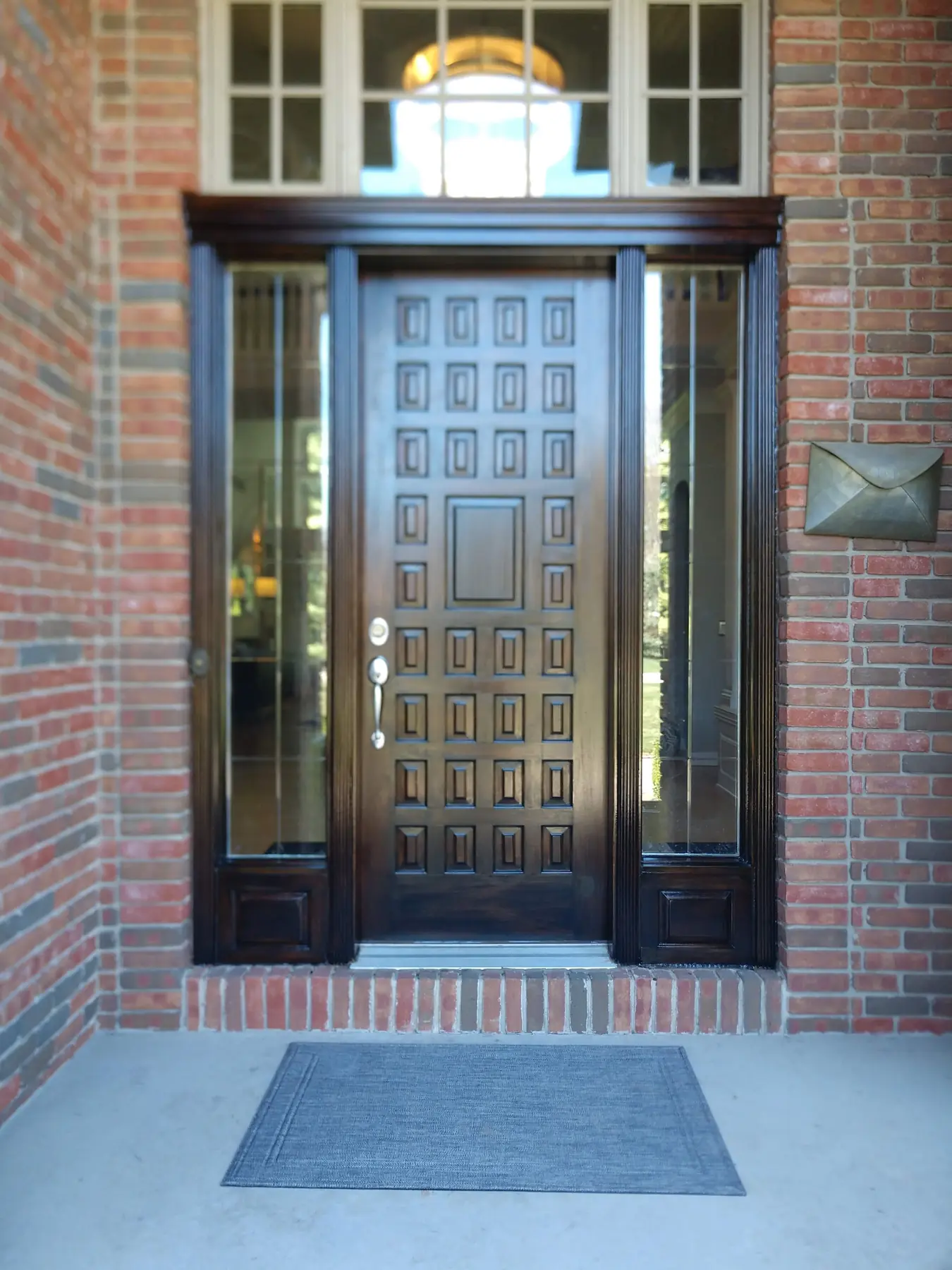 Paneled entry, with sidelights